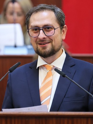 Dr Karol Janas, kierownik Obserwatorium Polityki Miejskiej i Regionalnej IRMiR i współautor raportu „Hierarchia funkcjonalna miast w Polsce i jej przemiany w latach 1990–2020”