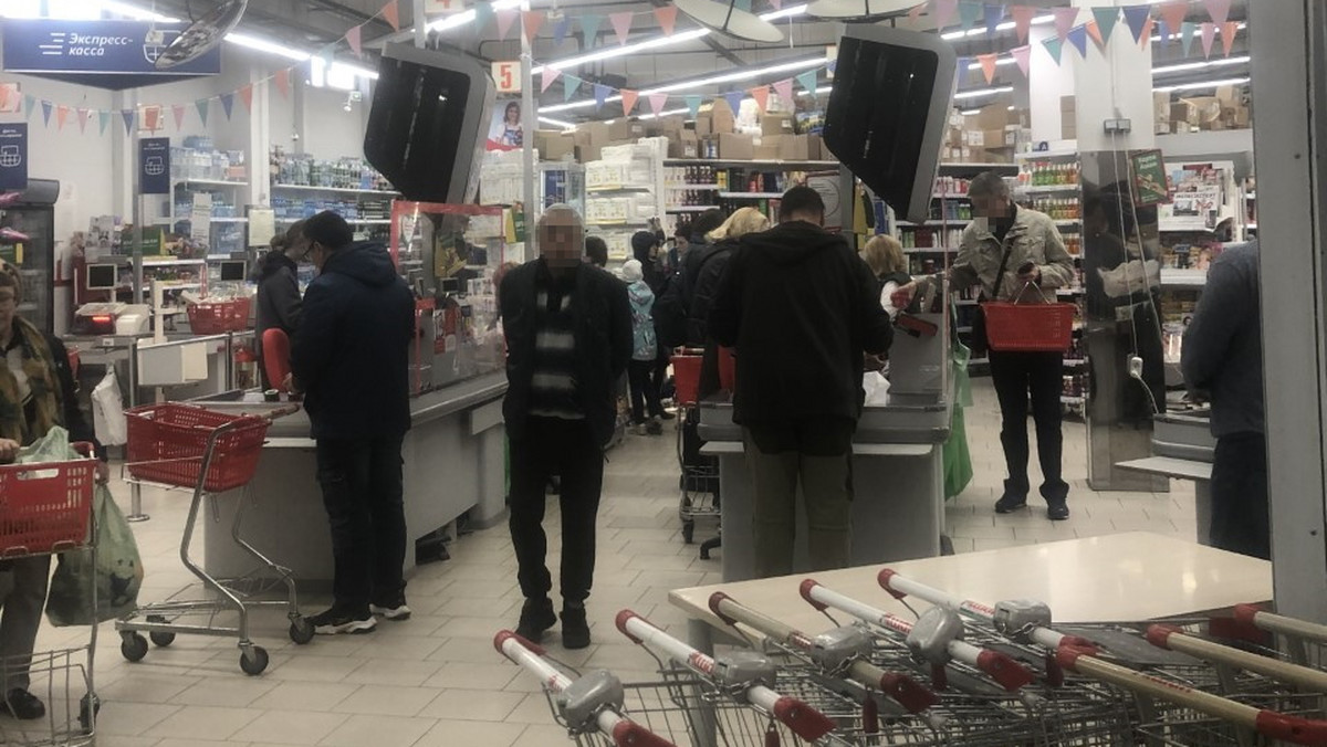Co się dzieje w Rosji? Polka w Moskwie: Tłumy w Auchan. Rosjanie wracają