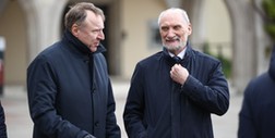 Antoni Macierewicz grzmi w sprawie katastrofy smoleńskiej. Mówi o "kłamstwach i oszustwach" szefa MON