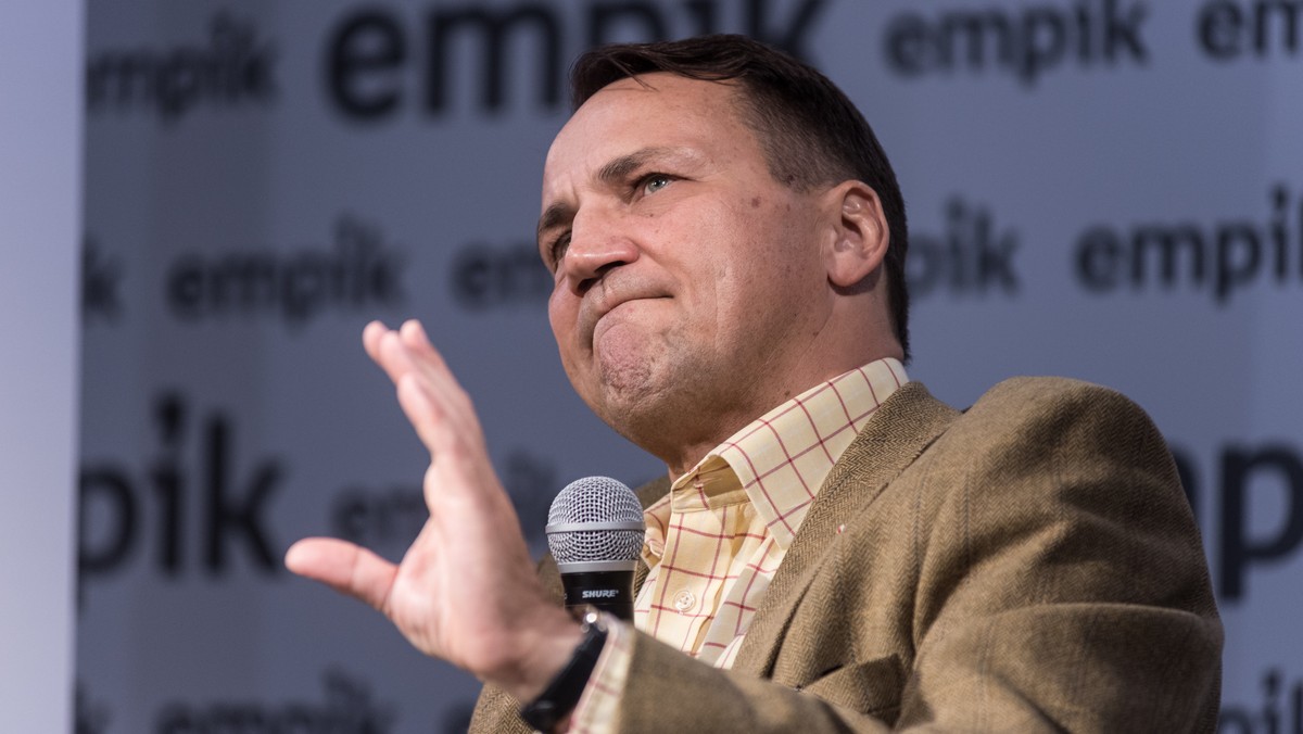 Uduchowiony Radosław Sikorski. "Będę się o to modlił"