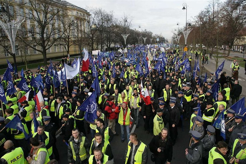 Policjanci protestują w Warszawie