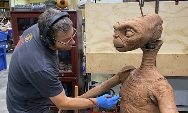 Jedna z lalek, którą wykorzystano w filmie "E.T."
