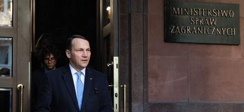 Sikorski zamyka rosyjski konsulat w Poznaniu. Moskwa straszy "bolesnymi retorsjami"