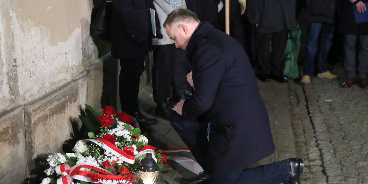 Prezydent Andrzej Duda wziął udział w odbywającej się po północy 13 grudnia uroczystości upamiętnienia Grzegorza Przemyka, jednej z ofiar stanu wojennego.