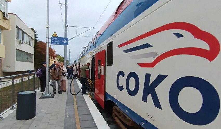 "Soko" na subotičkom peronu pred polazak za Novi Sad i Beograd