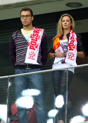 Jerzy Janowicz z piękną partnerką 'lansował' się na Narodowym