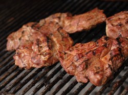 Karkówka z grilla grozi rakiem prostaty