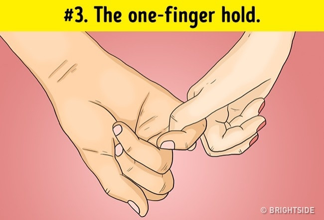 3. Trzymanie się za jeden palec. Osoby, które cenią relacje partnerskie 