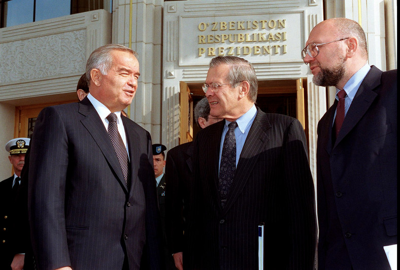 Islom Karimov i Donald Rumsfeld w Taszkencie, 4 listopada 2001 r.