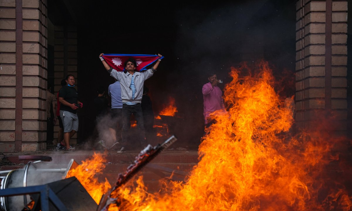 Krwawe protesty pokolenia Z w Nepalu. Zaczęło się od wyłączenia social mediów