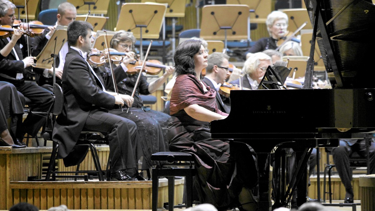 W województwie zachodniopomorskim trwa budowa dwóch filharmonii - w Szczecinie i Koszalinie, obie mają zostać ukończone w 2013 r. Planowane jest również wybudowanie Centrum Nauki i Techniki w Karlinie oraz muzeum ukazującego historię Szczecina po II wojnie.