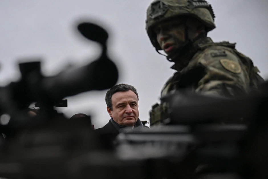 Aljbin Kurti krajem novembra u Prištini prilikom ceremonije obeležavanja godišnjice KBS