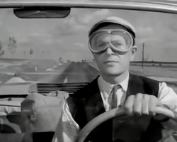 W tych książkach zaczytywała się młodzież w czasach PRL. Znasz je? [QUIZ]