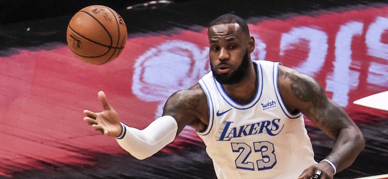 LeBron James bije Lukę Doncica. Miliony dolarów w grze