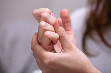 Ujjropogtatás - tudja meg, hogy okozhat-e gondokat vagy sem