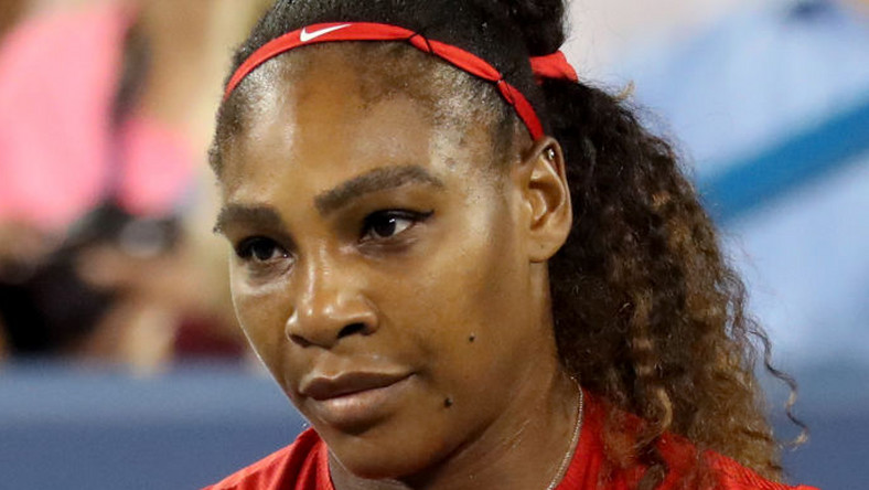 Serena Williams, najlepsza amerykańska tenisistka, w rozmowie z "E!News" wyznała, że nie jest łatwo być pracująca mamą. Amerykanka kilka miesięcy temu została mamą i zdążyła już wrócić do pracy, jednak jak sama przyznaje, nie jest lekko.