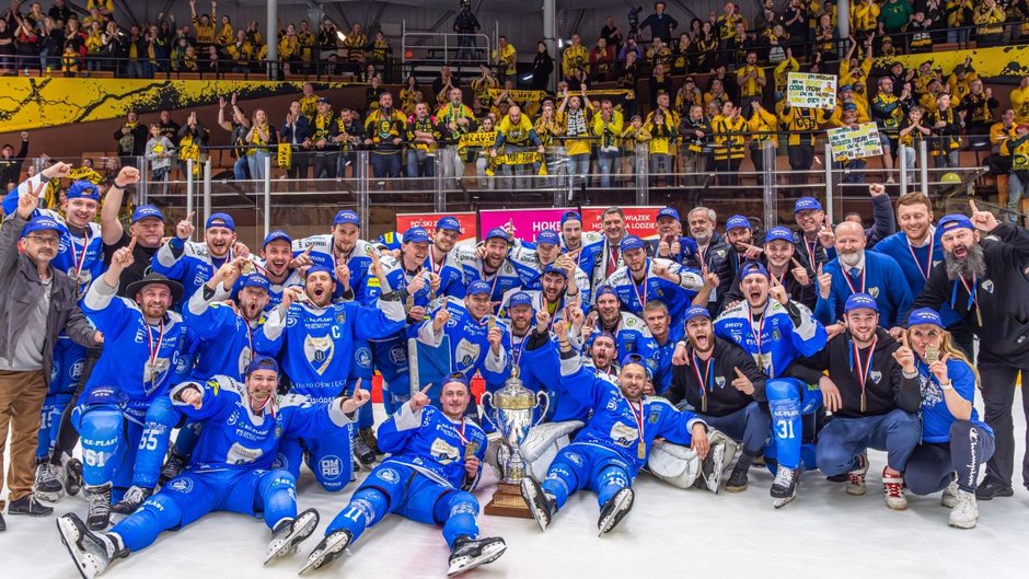 Mistrzowie Polski zaprezentują trofeum w „Kotle Czarownic”. Ten mecz przejdzie do historii