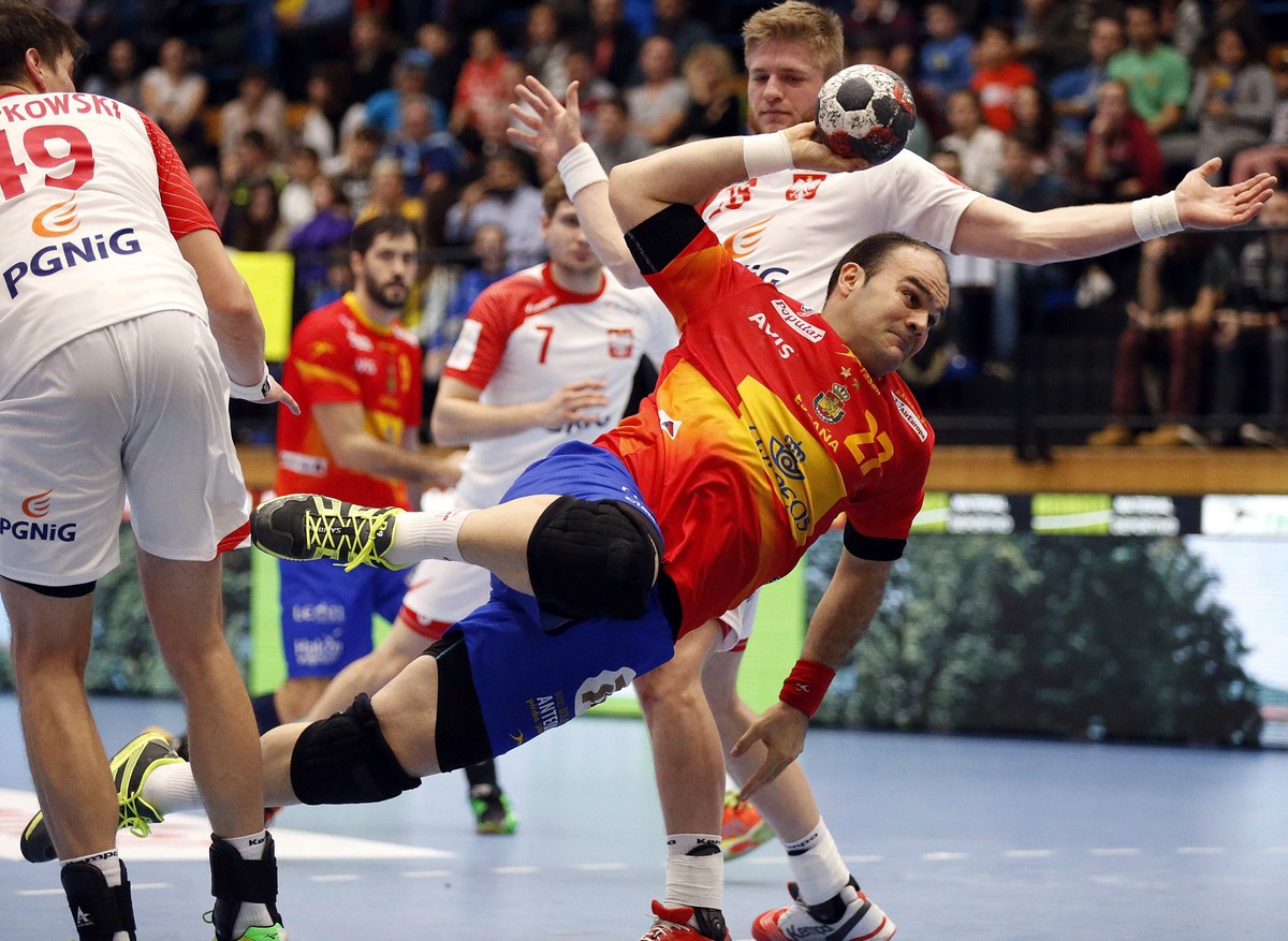 Hiszpanie nie dali szans polskim piłkarzom ręcznym w finale turnieju w Irun