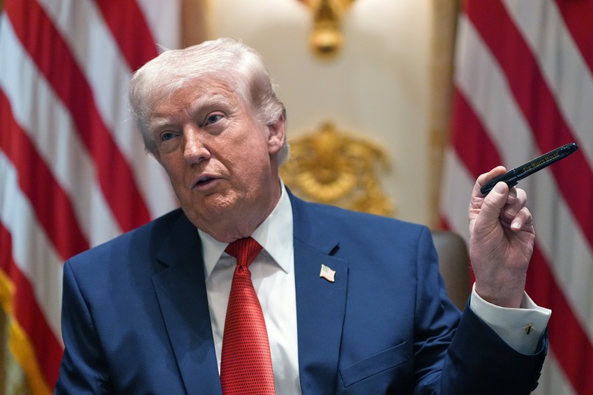 Donald Tramp na sastanku kabineta u Beloj kući