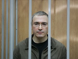 Skazany oligarcha walczy o wolność. Pogrążą go papierosy?