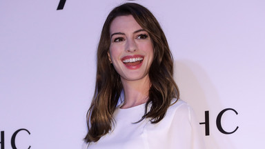 Andy, czy to ty? Kreacja Anne Hathaway przywołała wspomnienia fanów filmu "Diabeł ubiera się u Prady"