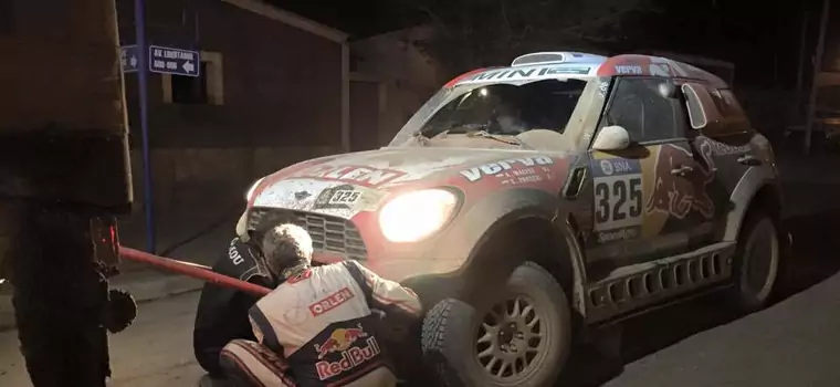 Dakar 2016: Małysz z dużą stratą jedzie dalej