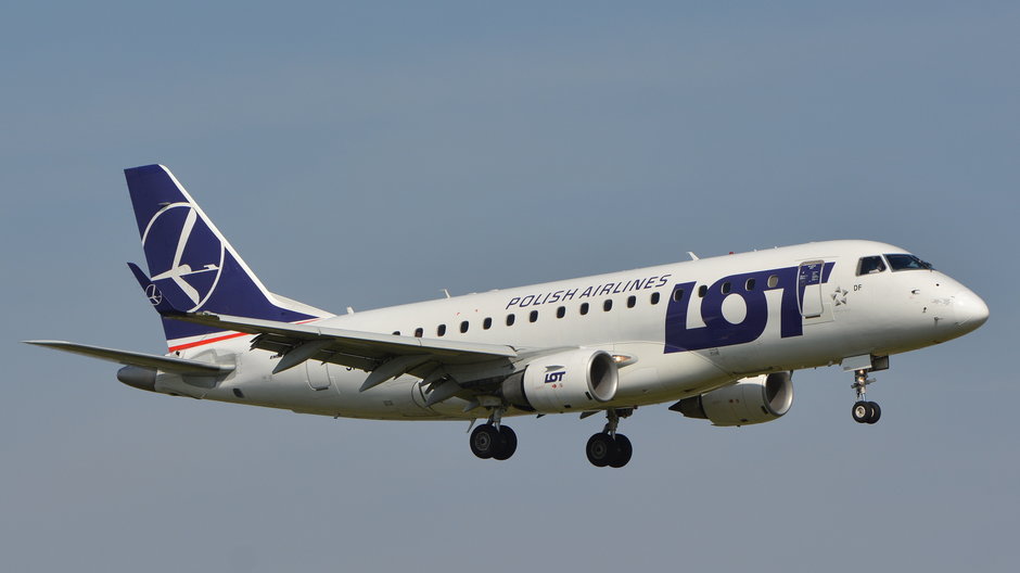 Samolot linii lotniczych LOT (zdjęcie ilustracyjne) 
