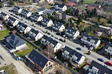 Rząd chce rozdać 400 mln zł właścicielom domów. Program jeszcze w tym roku