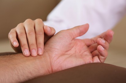 Alacsony pulzus: komoly bajra utalhat, főképp, ha gyengeséggel is társul!