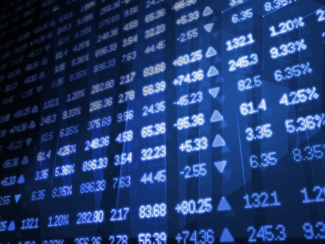 Doradcy finansowi sugerują, by najwięcej uwagi poświęcać aktywnościom, które pozytywnie wpływają na nasze codzienne życie oraz stan finansów. Odnosi się to między innymi do śledzenia całego rynku. Szczegółowe obserwowanie doniesień związanych z wynikami wyborów przysporzy masy zmartwień, ale nie zwiększy stóp zwrotu. W tej chwili nie posiadamy dokładnych danych na temat planów administracji Trumpa. Zgubne dla stanu inwestycji będzie więc podejmowanie pochopnych decyzji.