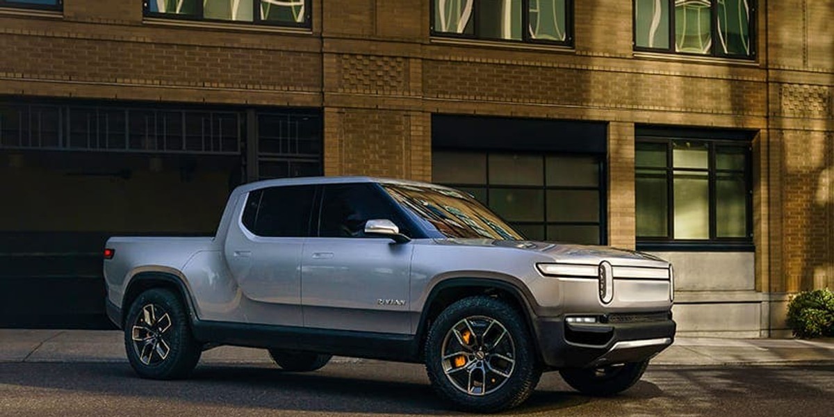 Rivian R1T - model pickupa. Amazon inwestuje w tę spółkę