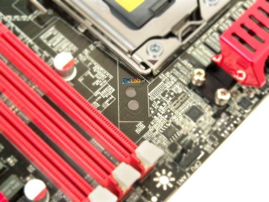 Foxconn umożliwia zastosowanie układów chłodzenia procesora zarówno w standardzie LGA1366, jak i LGA775. Brawa dla producenta!