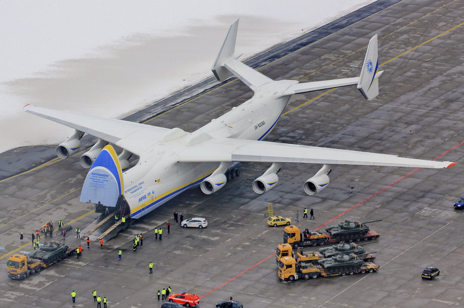 A tank is loaded onto an An-225 Mriya aircraft.