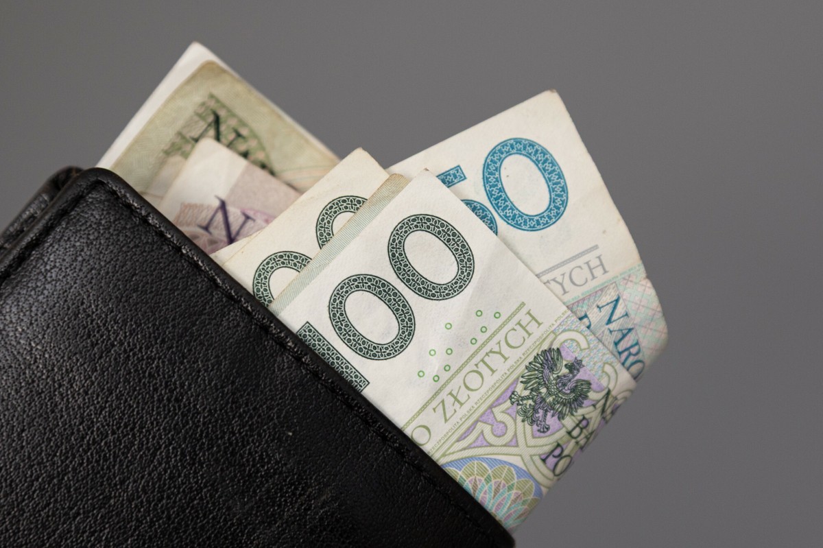 "Karpiówki" dla urzędników. "Wyrzucanie pieniędzy w błoto"