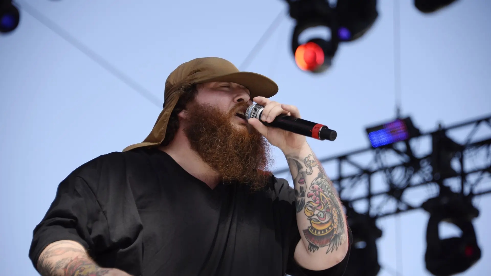 Action Bronson aresztowany w Kosowie za palenie jointa na scenie