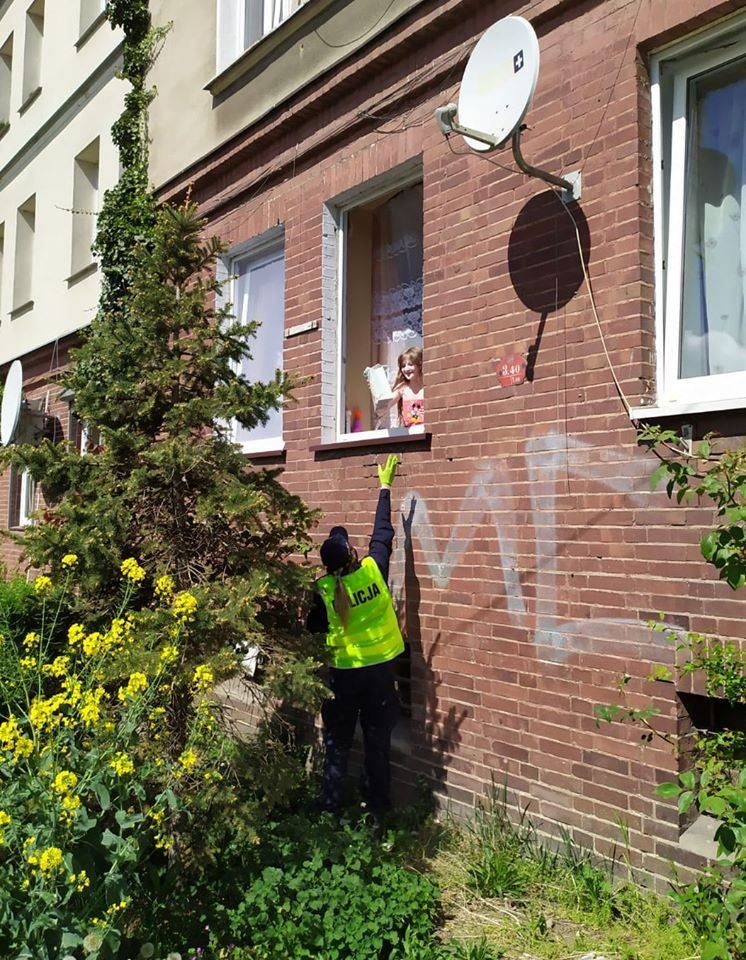 Policjanci zorganizowali urodziny 12-latce