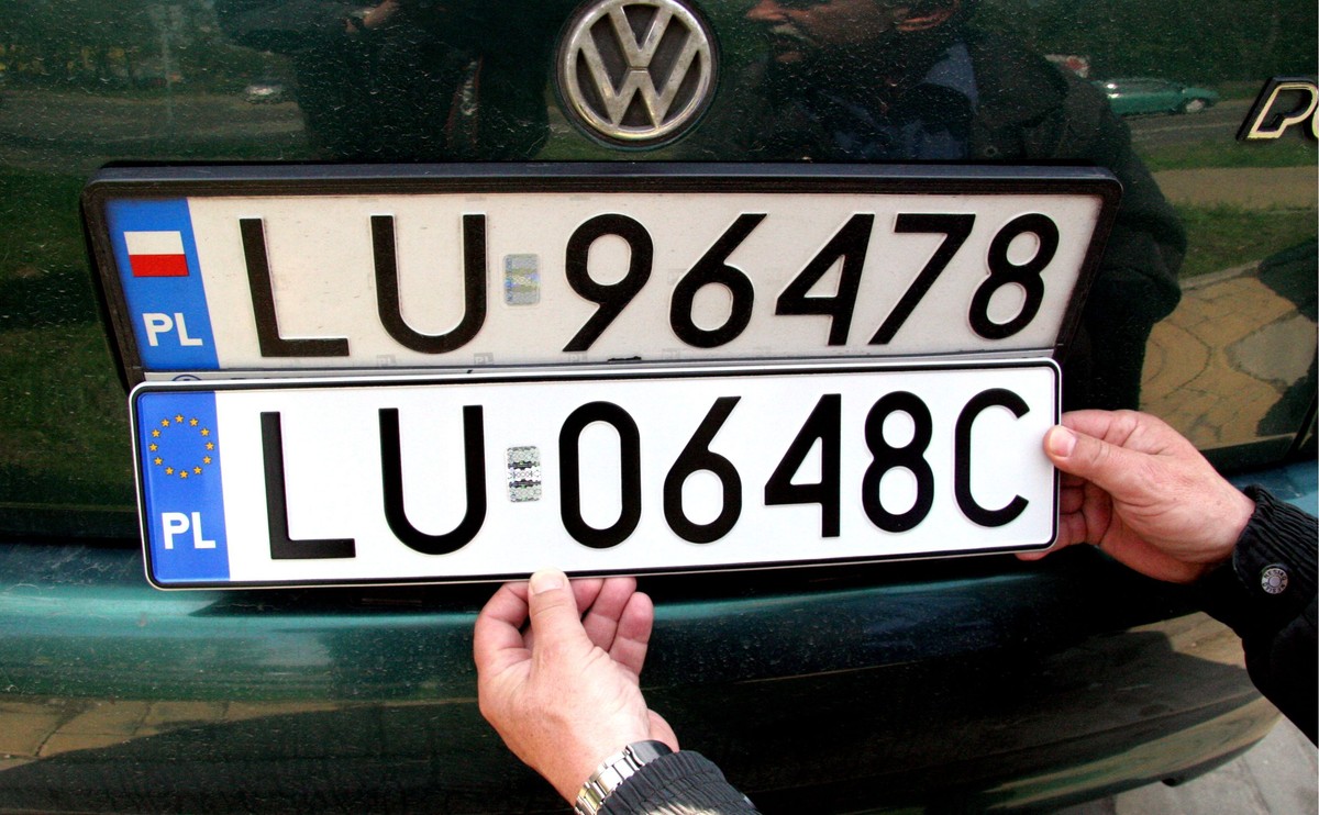 10 000 zł za złomowanie samochodu spalinowego. Jakie warunki trzeba spełnić?