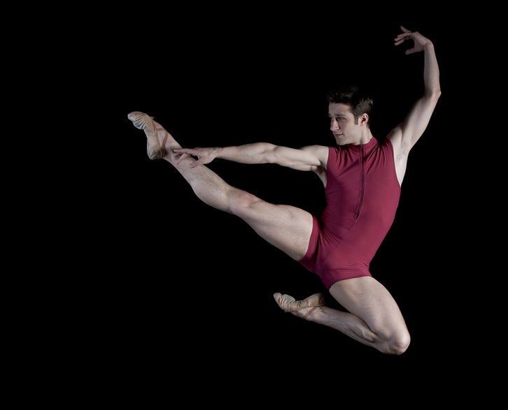 Od tancerzy baletowych często oczekuje się, żeby w swojej technice tanecznej skupiali się na sile...