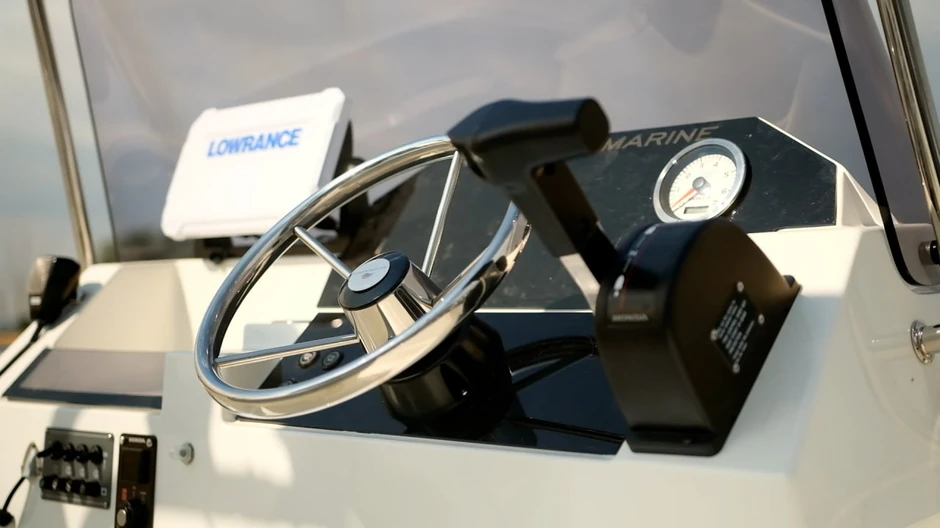 Čamac za rečnu policiju