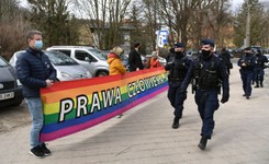Protest w trakcie uroczystego ingresu abp. Wojdy. 'Prawa człowieka nie są ideologią'