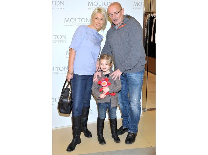 Marcin Daniec z żoną Dominiką Daniec i córką Wiktorią Daniec