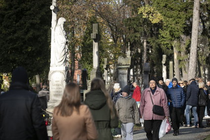 Rozmnożenie Wszystkich Świętych? Kolejny dzień wolny obniży i tak już kryzysowy PKB