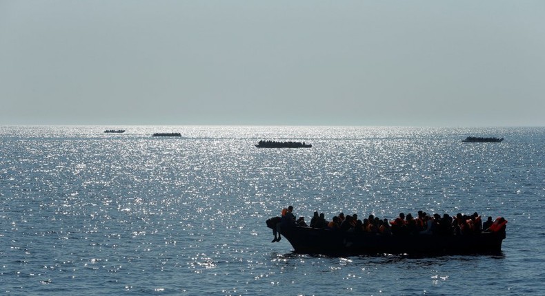 Migrants pirogue