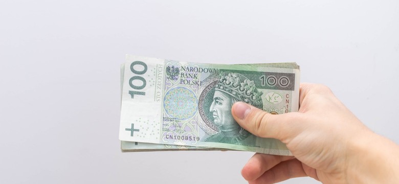 Zasiłek na opiekę nad rodzicem. Kto dostanie pieniądze z ZUS?