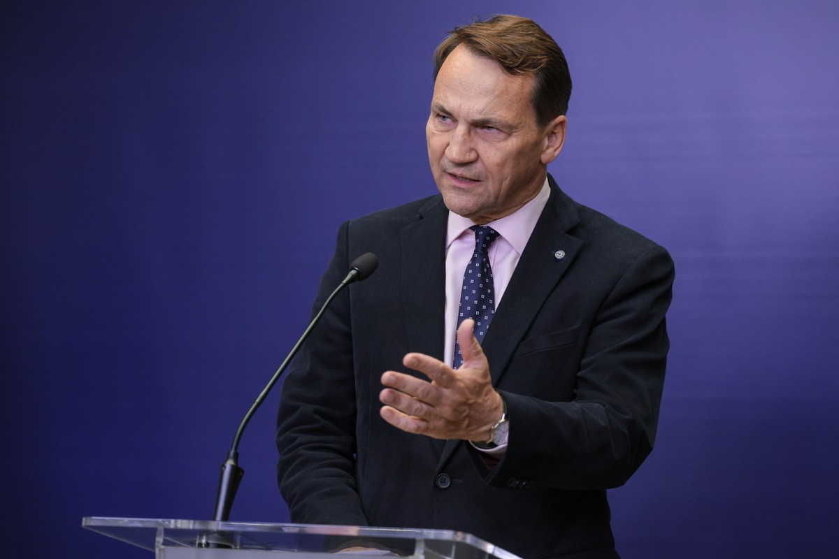Sikorski o słowach Merkel: Widocznie pani kanclerz zapomniała o tym, jak jej własny rząd reagował na nasze protesty