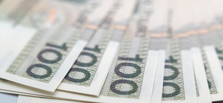ZUS wypłaca dodatkowe 400 zł do emerytury. Wystarczy złożyć prosty wniosek