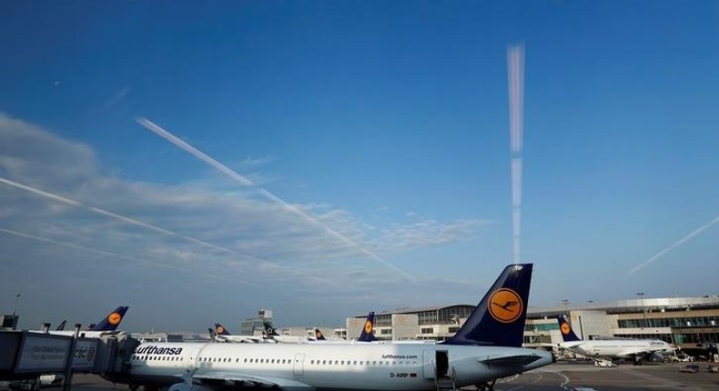 Aircrafts of German carrier Lufthansa are seen through the windows of gate B at Fraport airport in Frankfurt, Germany, May 28, 2016.   REUTERS/Kai Pfaffenbach