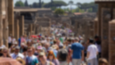 W Pompejach zatrzymano turystkę, która próbowała ukraść kawałek mozaiki