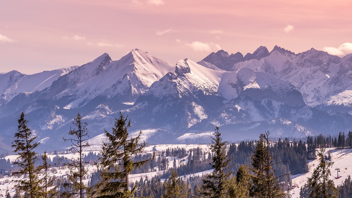 Tatry: Akcja ratunkowa TOPR. Taternik spędził noc na Cubrynie