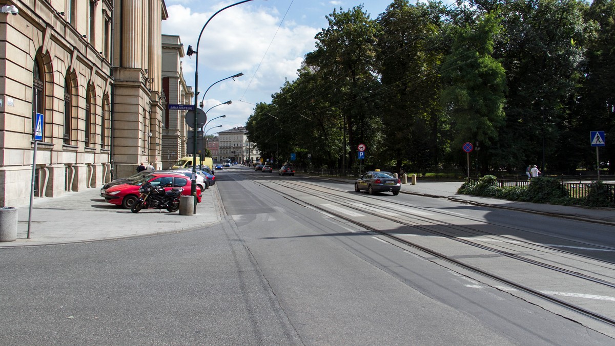 Kolejne opóźnienia w przebudowie ulicy Basztowej. Remont miał rozpocząć się w maju. Tak się jednak nie stanie. To już kolejne opóźnienie przy tej inwestycji.